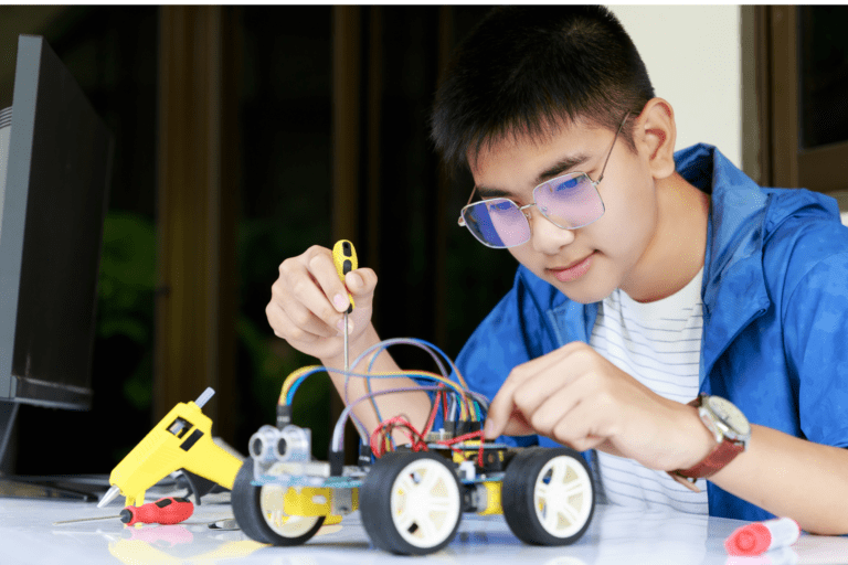 Children building Programmable Lego STEM